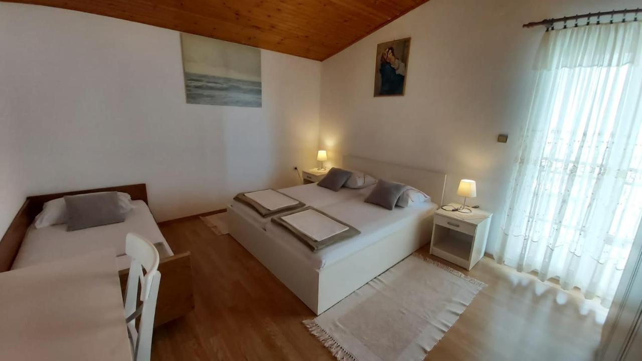 Apartment Vjeko *